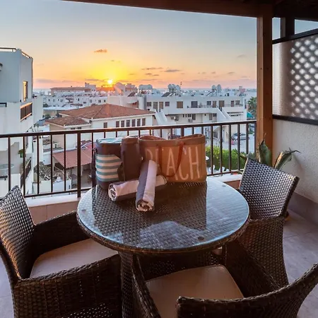 Apartment Alexis - Lovely 2-bedroom With Swimming Pool *