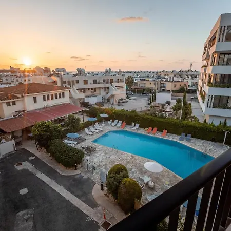 Alexis - Lovely 2-bedroom With Swimming Pool *