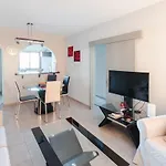 Alexis - Lovely 2-bedroom With Swimming Pool *