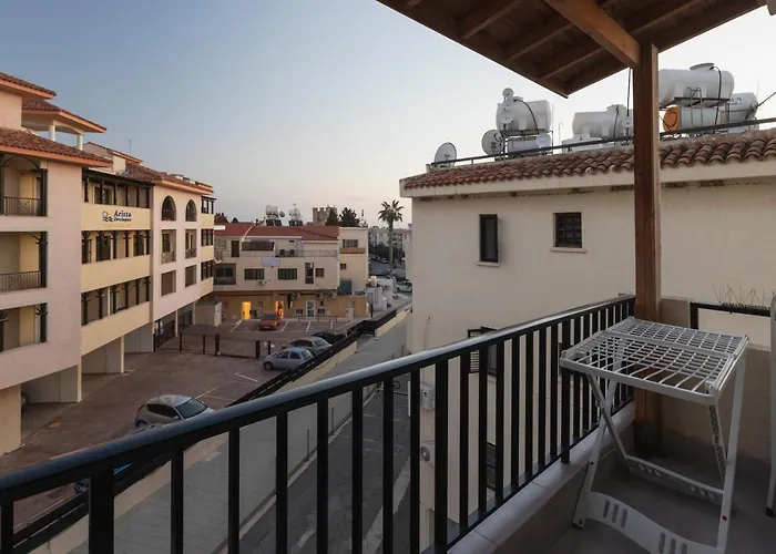 Alexis - Lovely 2-bedroom With Swimming Pool 아파트