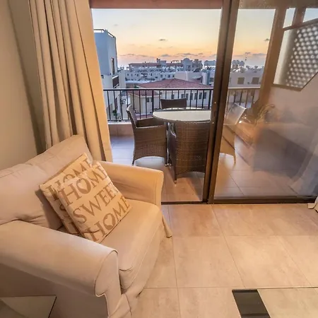 Alexis - Lovely 2-bedroom With Swimming Pool Διαμέρισμα Πάφος